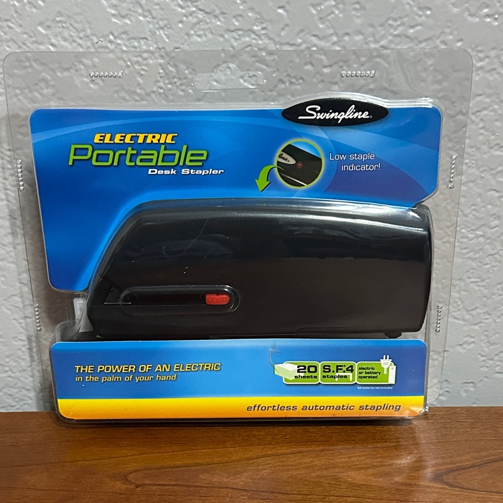New Swingline Electric Portable Stapler Office Desk Stapler NIB